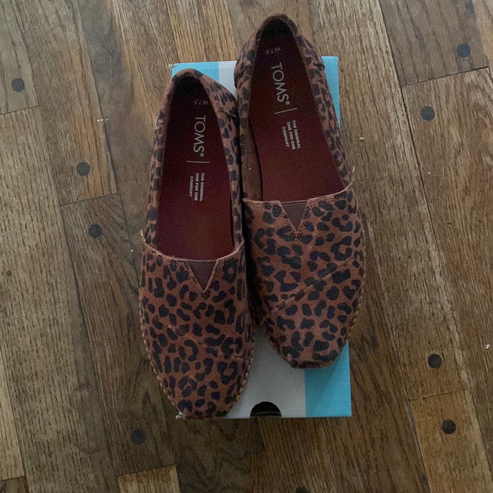 NIB Tom’s Alpargata Leather wrap